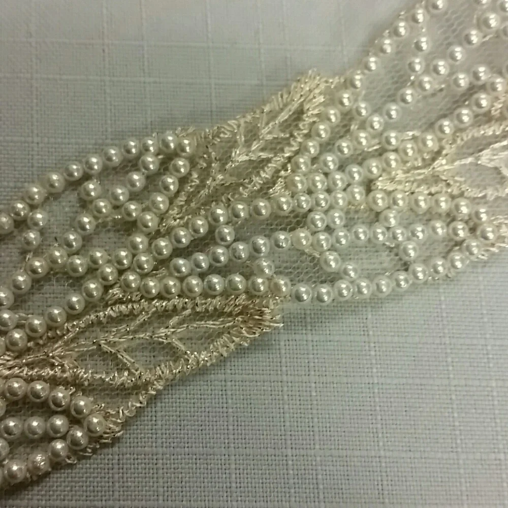 Lace Leaves Crochet Headband with Mini Pearls - Picture 4 of 4